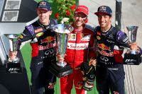 Budapest 2015 Sieger Sebastian Vettel mit Daniel Ricciardo und Daniil Kvyat (c) Thompson Getty Images