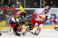 Chris D Alvise (Dornbirn) und Mark Cullen (EC RBS) (c) GEPA Mandl.jpg