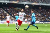 Munas Dabbur (RBS) und Florian Thauvin (Marseille) (c) GEPA Roittner .jpg