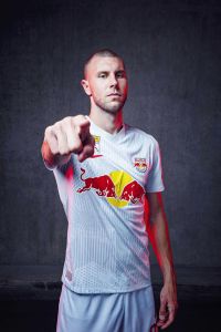 Strahinja Pavlovic  (c) FC Red Bull Salzburg BERGER.jpg