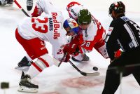 Brant Harris (EC RBS) und Christopher DeSousa (Bozen) (c) GEPA Roittner .jpg