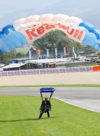 Dani Pedrosa Skydive (c) GEPA Pictures RedBull Content Pool